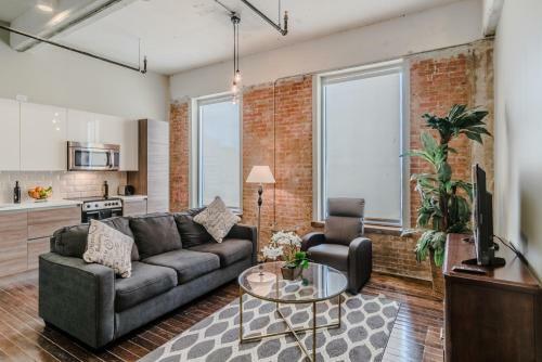 Regal Stays Corporate Apartments - Downtown Dallas