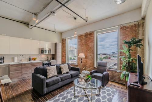 Regal Stays Corporate Apartments - Downtown Dallas