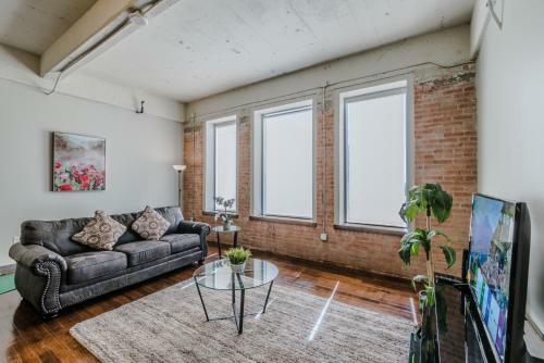 Regal Stays Corporate Apartments - Downtown Dallas
