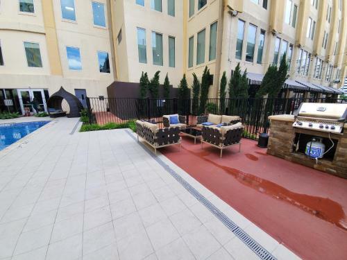 Regal Stays Corporate Apartments - Downtown Dallas