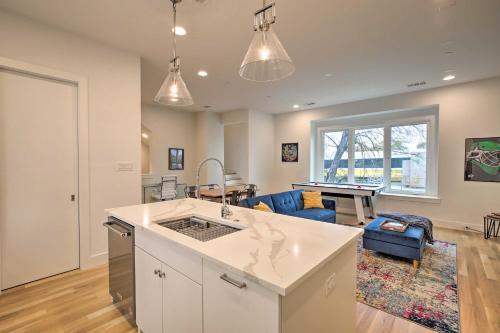 Sleek Dallas Townhouse - 5 Miles To Downtown!