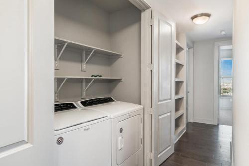 Bright Chic 2 Bedroom Apartment By Stay Gia