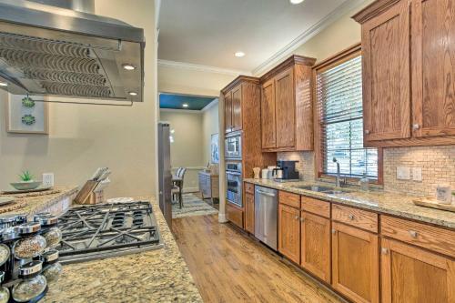 Upscale Dallas Getaway About 5 Mi To Downtown!