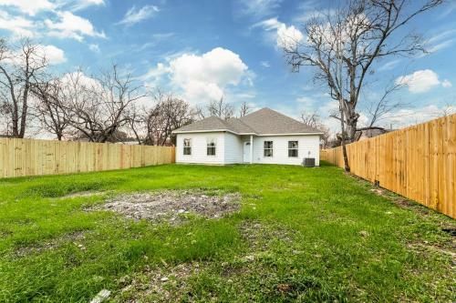 Brand New Lovely And Inviting 4 Bedroom Home