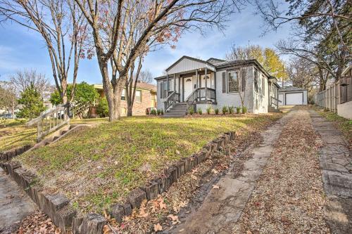 Pet-friendly Dallas Digs About 4 Mi To Downtown!