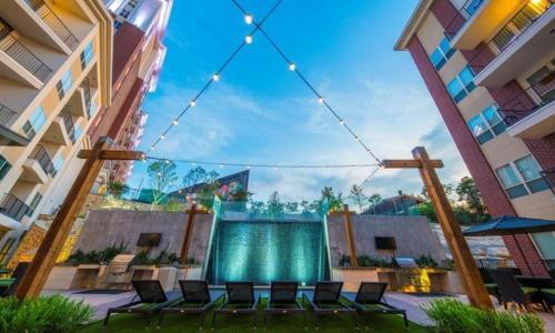 Bright Chic 1br Apartment By Stay Gia