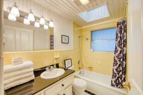 River Oaks Lookout - Unit A & B