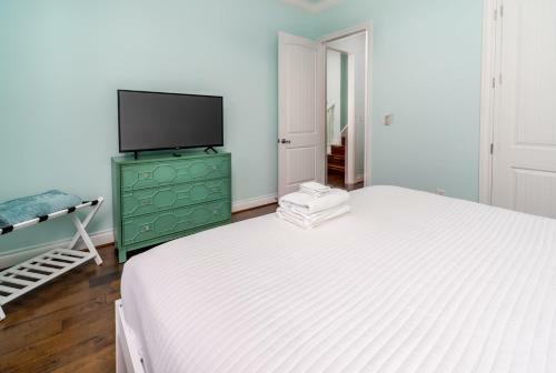 Campa Pajama Lakeside Getaway