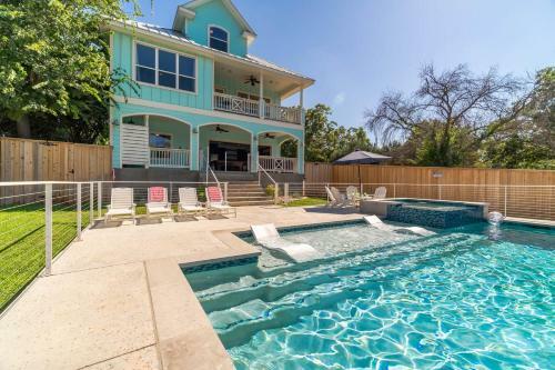 Campa Pajama Lakeside Getaway