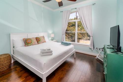 Campa Pajama Lakeside Getaway
