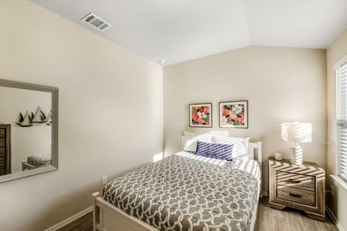 Modern Living In Lago Vista