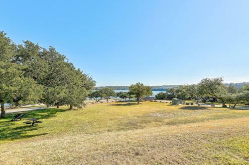 Modern Living In Lago Vista