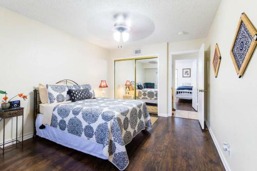 Oasis Near Dfw Airport With Mediterranean Setting