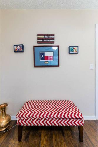 Oasis Near Dfw Airport With Mediterranean Setting