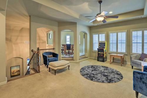 Chic Family-friendly Home In Irving With Yard!