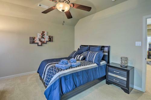 Chic Family-friendly Home In Irving With Yard!