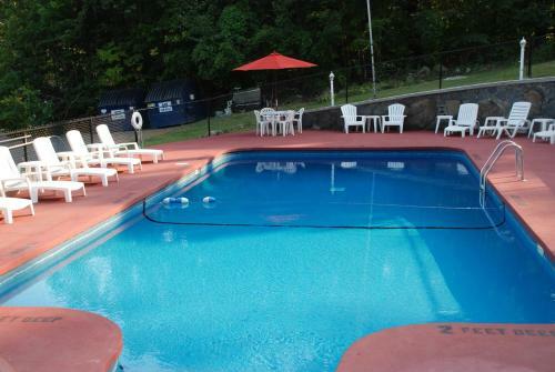 Hotel Flamingo Resort On Lake George