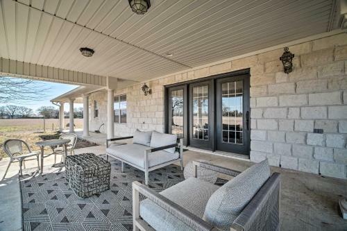 Luxurious Aggieland Retreat - 14 Mi To Aandm!