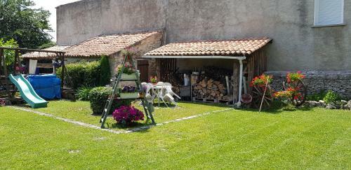 Grange Vout�e Avec Jardin