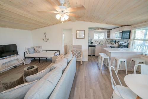 Hostal Cast A Waves - Great Beach Bungalow - Close To The Gulf