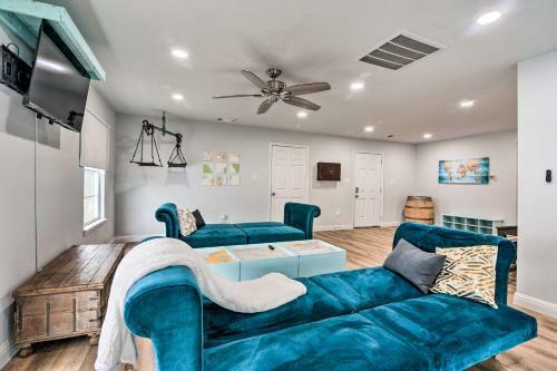Bright And Airy Galveston Home Less Than 2 Mi To Beach!