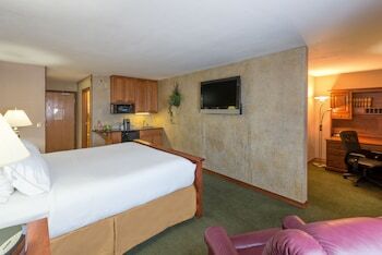 Holiday Inn Express Hotel & Suites Raton