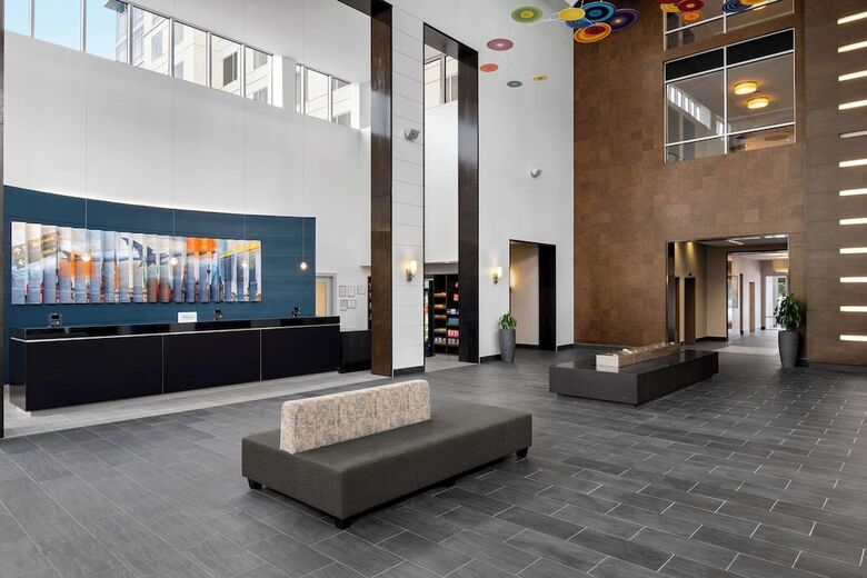 Hotel Embassy Suites - Newark Airport