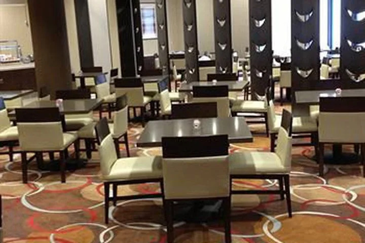 Hotel Embassy Suites - Newark Airport