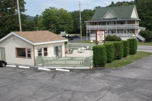 Northern Peaks Motor Inn