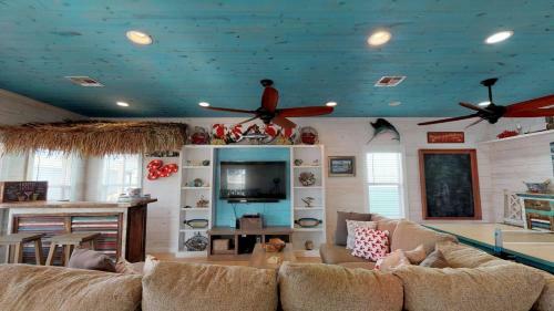 Ov30- Salt Life Home