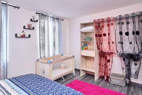 La Jolie Maison King Size Bed Proche De Rouen