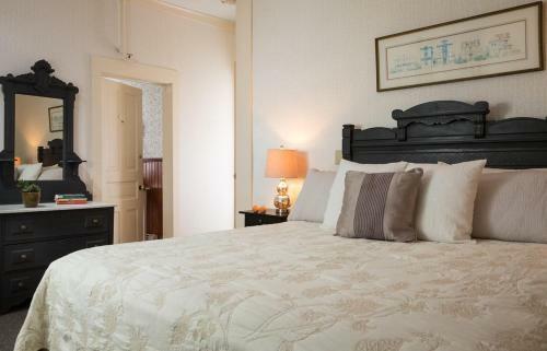 The Carroll Villa Hotel