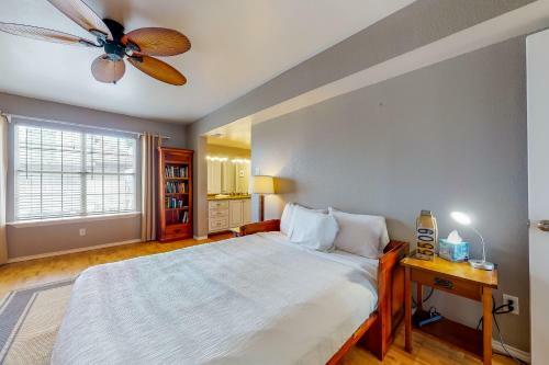 Long Island Village 123 E Scallop Sea Cottage