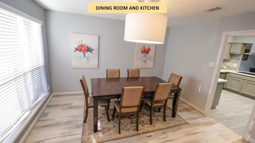 Spacious Richmond Sleeps 10 Patio On Golf Course - Rock Fence