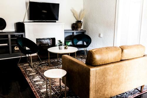 Cozy 3 Bd House With A Modern Touch Near Downtown