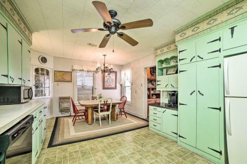 Rustic Getaway With Grill - On San Antonio Bay!