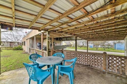 Rustic Getaway With Grill - On San Antonio Bay!