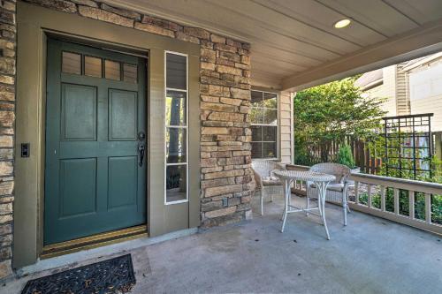 Spacious Woodlands Home Pool And Outdoor Oasis