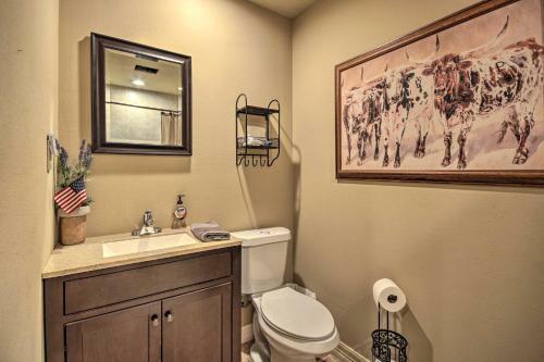 Villa 200-acre Lakefront Ranch In Wallis With Pvt Lake
