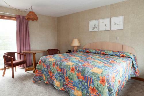 Town & Country Motor Inn