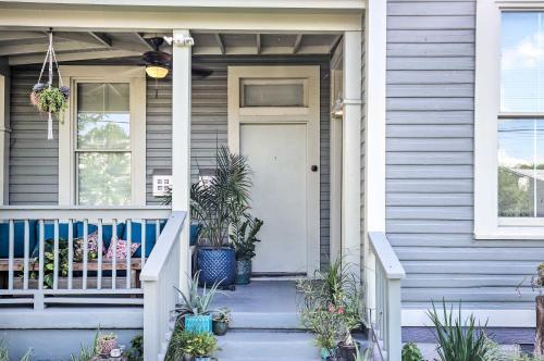 Charming Getaway Less Than 1 Mi To Dtwn And River Walk!
