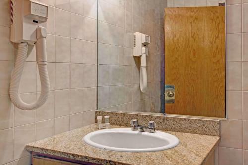 Motel Super 8 Jamaica