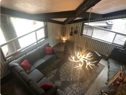 Swiss Cottage Ski And Summer Retreat