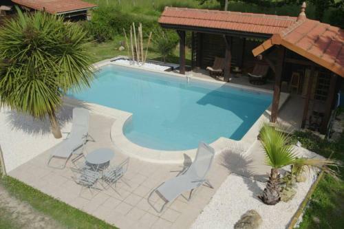 Maison,piscine,�tang P�che Priv� (la Pachere 64 )