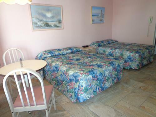 Quarterdeck Motel