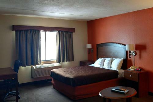 Hotel Americinn Of Iron River