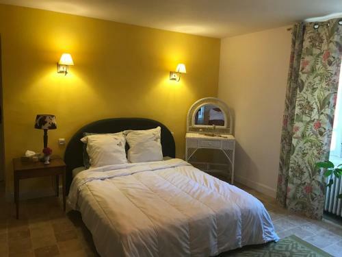 Bed & Breakfast Chez Alice,simplicit� Et Petite Piscine