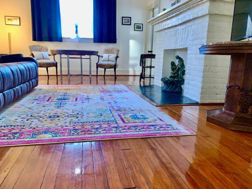 Sweet Apartment, Next To Randolph College