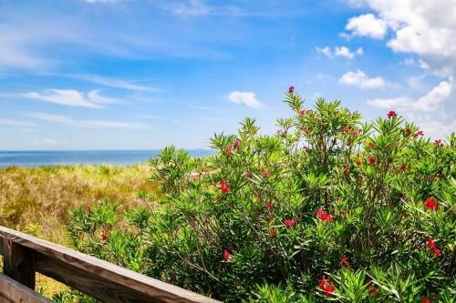 Villa Coastal Getaway At Ocean View Beach