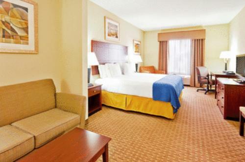 Holiday Inn Express Hotel & Suites-magee